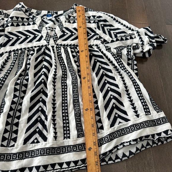 Old Navy Womens Jacquard Babydoll Top Aztec Western Boho Black White 2X - Picture 4 of 6
